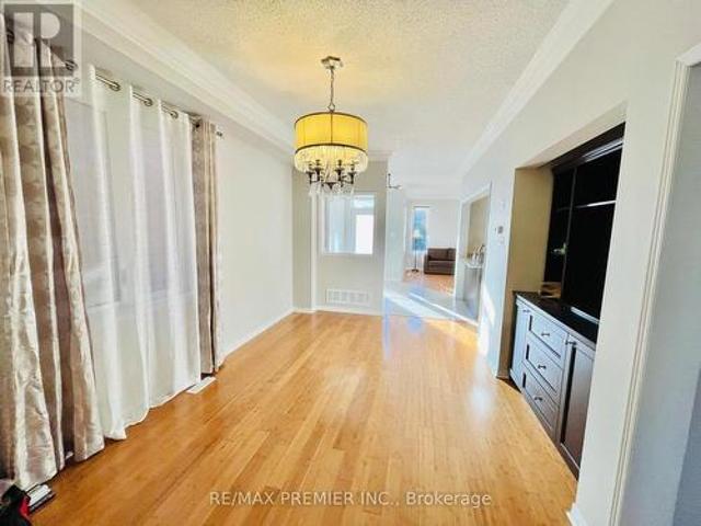 111 Catalpa Crescent, Vaughan, ON, L6A 0R5 house for lease | Listing ID N13017 | Royal LePage