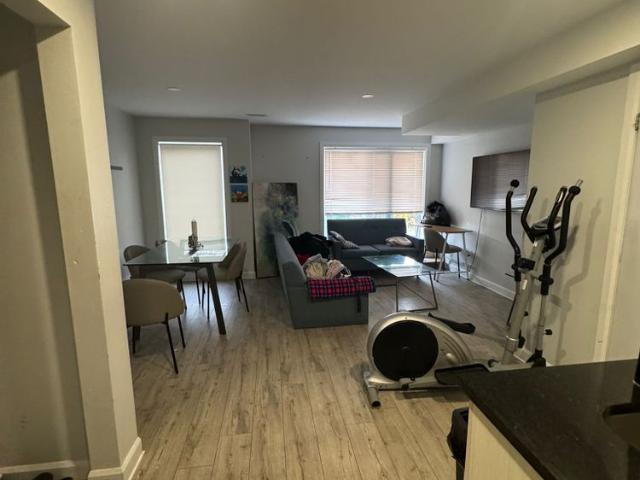 111 Amaya, Ottawa, ON K2A 3X7