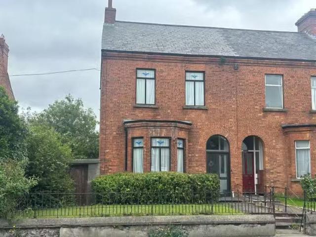 111 Botanic Road, Glasnevin, Dublin 11, D09V2Y4 is for sale