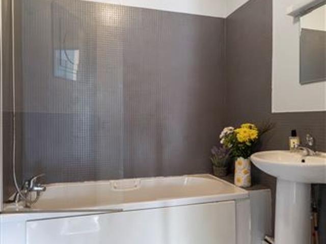 111 East Courtyard, Tullyvale, Cabinteely, Dublin 18 Colliers 4907 MyHome. Ie Residential