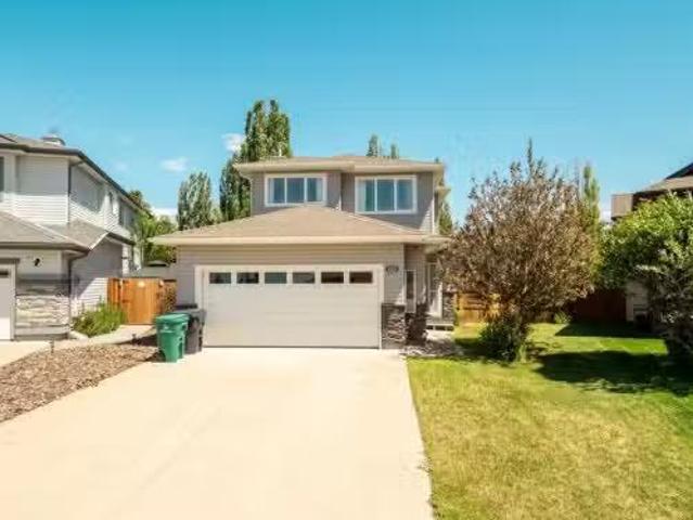 111 Fairmont Road South, Lethbridge, AB, T1K 8C8 house for s.