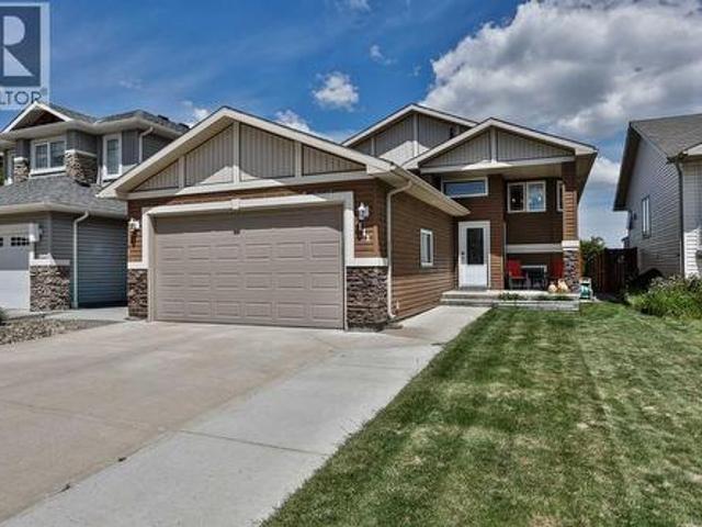 111 Firelight Way West, Lethbridge, AB, T1K 4B2 house for sale | Listing ID A2321 | Royal LePage