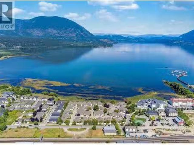 111 Harbourfront Drive Unit# 2, Salmon Arm, BC, V1E 1A3 hous.