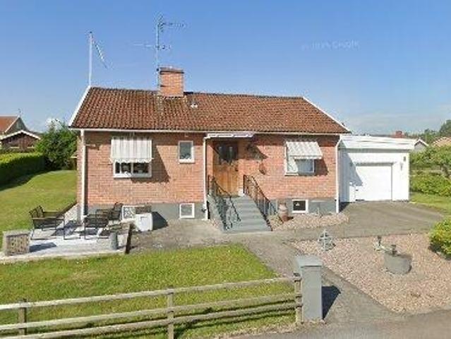 111 m2 lägenhet uthyres i Ale