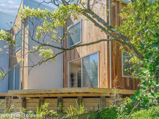 11/1 Nikau Grove, Woburn, Lower Hutt City
