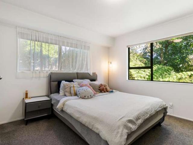 111 Stott Avenue, Birkdale, North Shore City