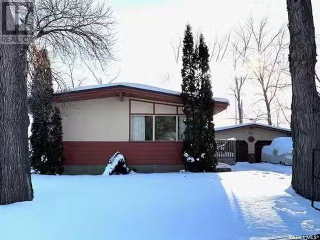 1125 Broadview Road, Esterhazy, SK, S0A 0X0 house for sale.