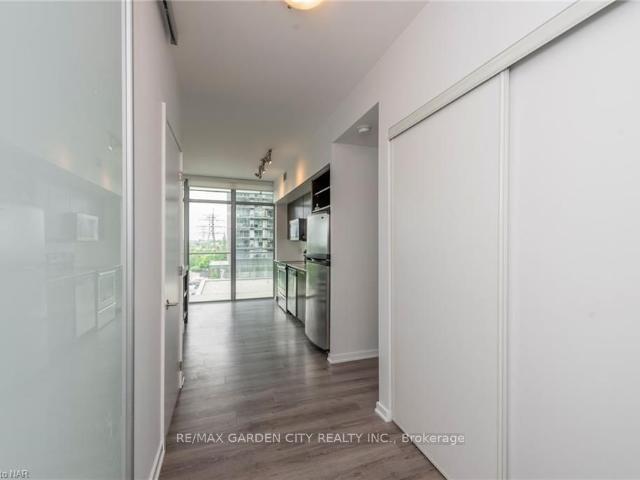 1125 2 Bloor Street W