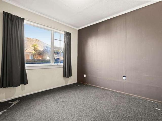 1/126 Springs Road, Hornby, Christchurch City