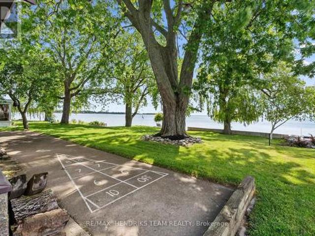 11273 Harbourview Road, Wainfleet Lakeshore, ON, L3K 5V4 house for sale | Listing ID X13479 | Royal LePage