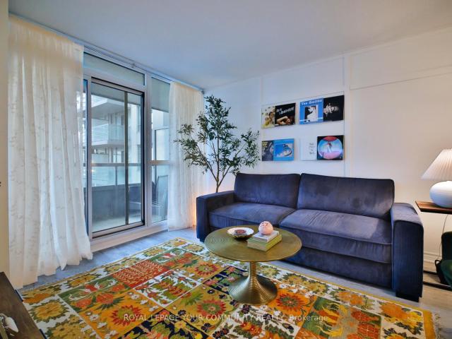 1127 25 Lower Simcoe Street, Toronto | Leased, C12608 | Condos. Ca