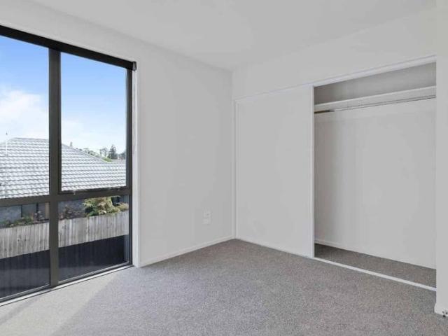 11/29 Bampton Street, Burwood