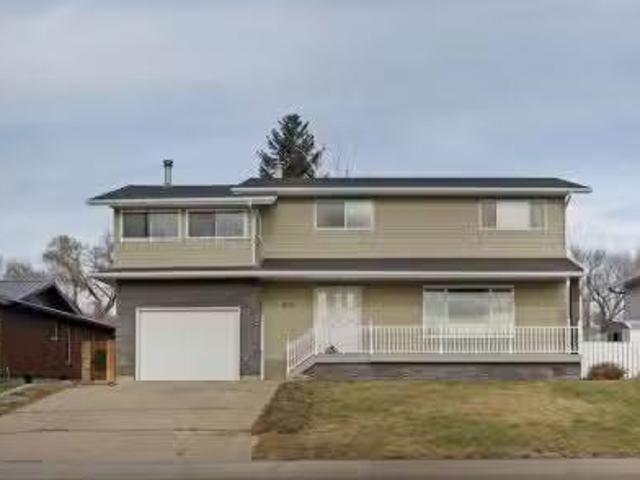 1120 2 Avenue East, Brooks, AB, T1R 0K9 house for sale List.