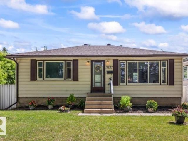 1122 Street, Edmonton, AB, T5W 3H8 house for sale | Listing ID E4496 | Royal LePage