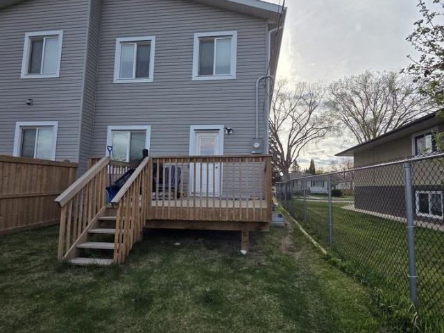 11231 102 Street Northwest, Main, Edmonton, Alberta, Canada, T5G 2E2 4 Bedroom Apartment for Rent at 11231 102 St Nw, Edmonton, AB T5G 2E2 Spruce Avenue