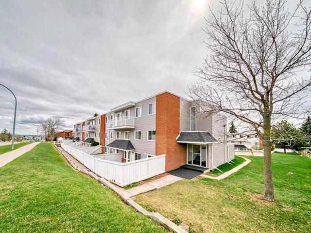 112 1453 Street, Edmonton, AB, T5A 3K5 townhouse for sale | Listing ID E4434 | Royal LePage