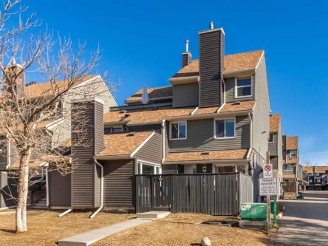 112 25 Glamis Green Sw, Calgary, AB, T3E 6V1 townhouse for sale | Listing ID A2312 | Royal LePage