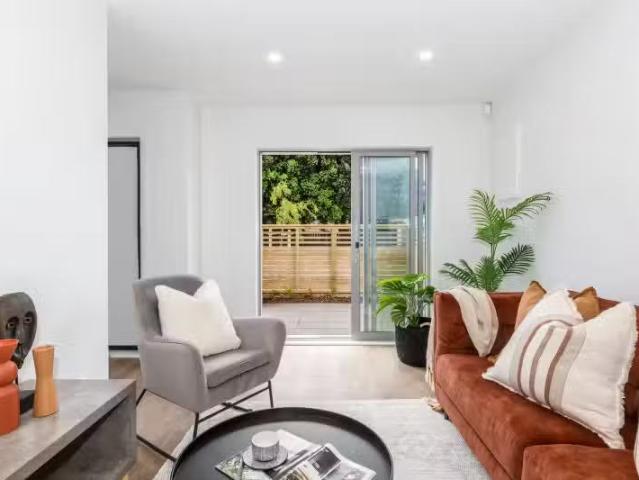 1/12 Mana Avenue, Titahi Bay, Porirua City