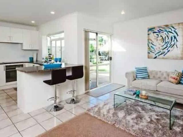 112 Marina View Drive, West Harbour