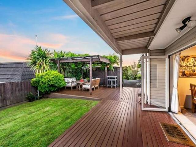 112 Whangaparaoa Road, Red Beach, Rodney