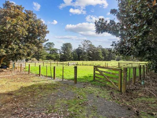 112A McRobbie Road, Kingseat, Franklin