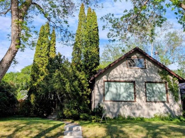 1131 Street, Edmonton, AB, T5B 1L2 house for sale | Listing ID E4490 | Royal LePage