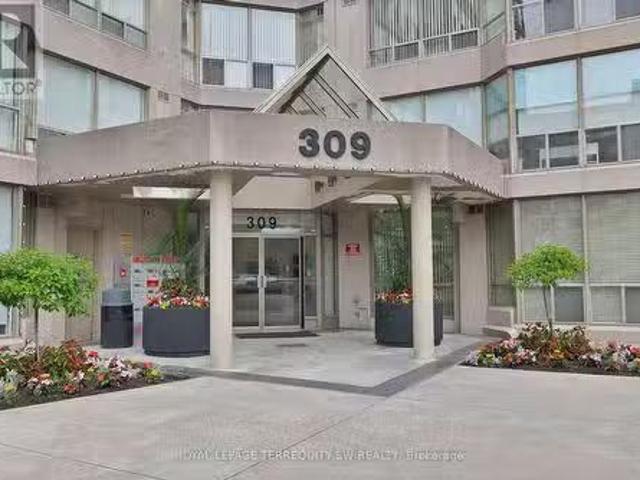 113 309 Major Mackenzie Drive E, Richmond Hill, ON, L4C 9V5.