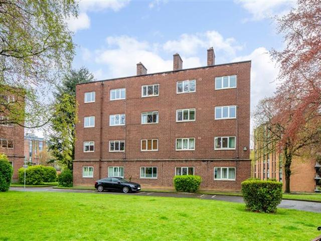 400,000 | 113 Cedar House, Mespil Estate, Sussex Road, Ballsbridge, Dublin 4 Bergins Valuers & Estate Agents Ltd 4993 MyHome. Ie Residential