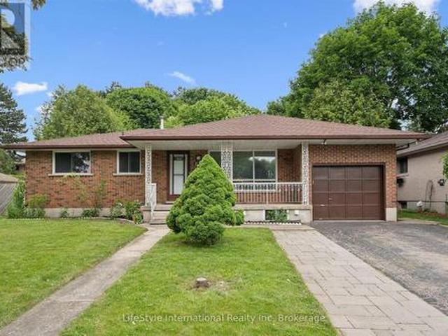 113 Applewood Crescent, Guelph Junction/Onward Willow, ON, N1H 6B3 house for sale | Listing ID X13437 | Royal LePage