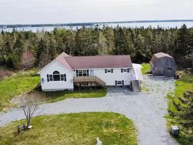 113 Bear Point Road, Shag Harbour, NS, B0W 3B0 house for sal.
