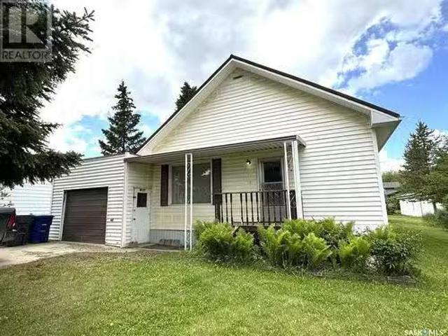 113 Irvine Street, Cut Knife, SK, S0M 0N0 house for sale Li.