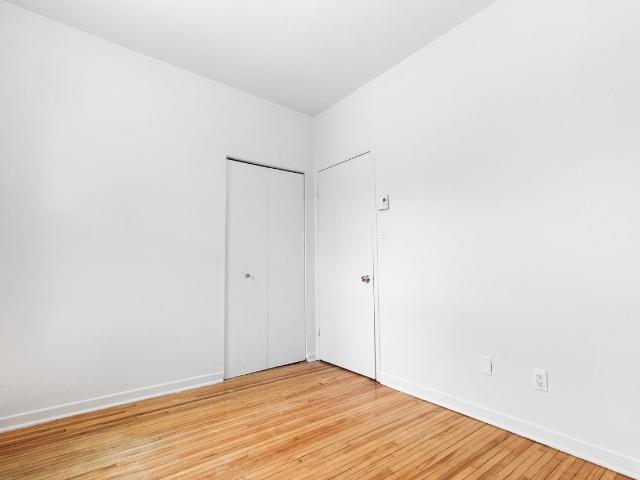 113 Laurier E 3 Bedroom Apartment for Rent at 113 Av Laurier E, Montréal, QC H2T 1E7 Mile End