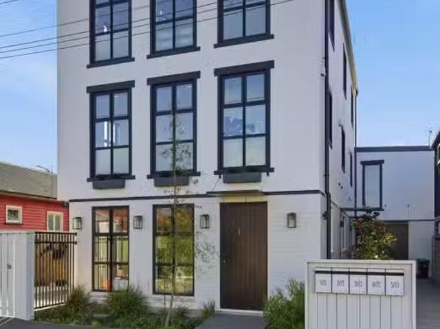 1/13 Moa Place, Christchurch Central, NZ 8011 Townhouse for.