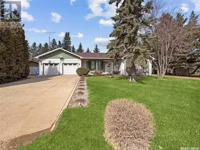 113 Railway Avenue, Cut Knife, SK, S0M 0N0 house for sale L.
