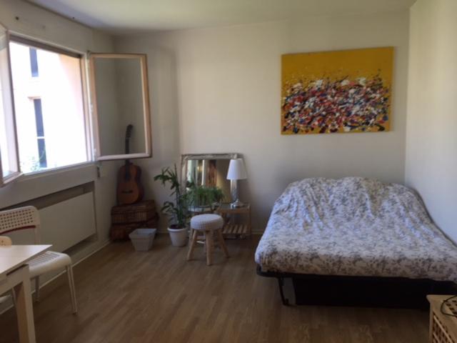 113 RUE BOILEAU STUDIO DE 29 M2 NON MEUBLE