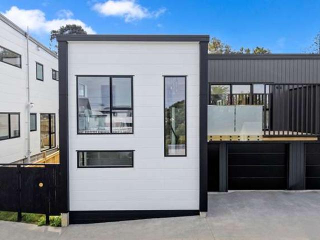 113 Weatherly Road, Torbay, North Shore City