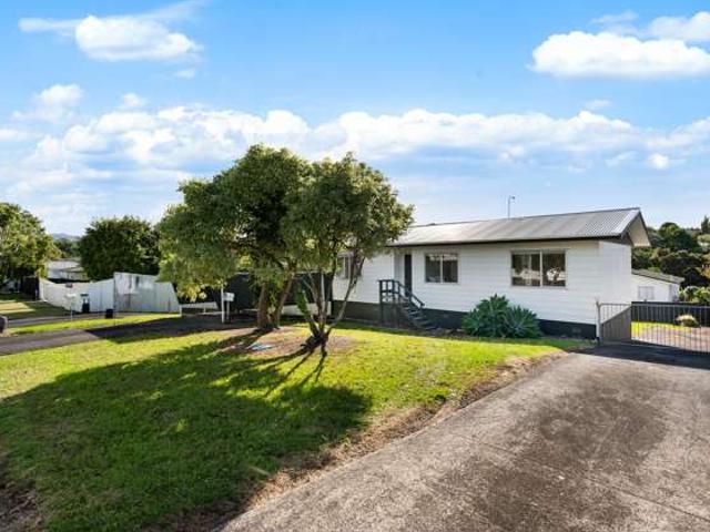 113F Sunnyside Road, Sunnyvale, Waitakere City