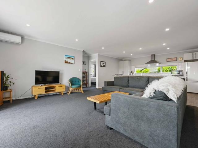 1145a Heaphy Terrace