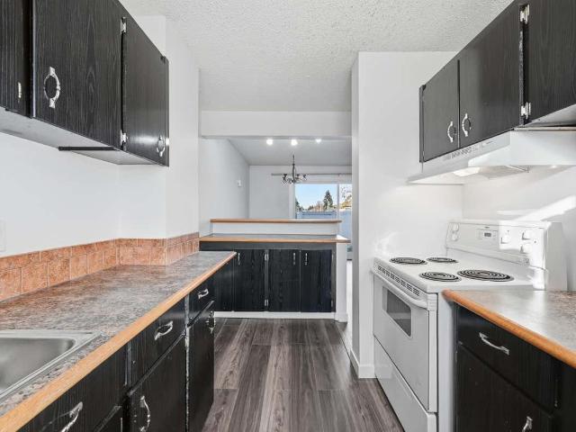 11406 AV NW, Edmonton, AB T5X 3L4 Townhouse For Sale | RE/MAX | E4463