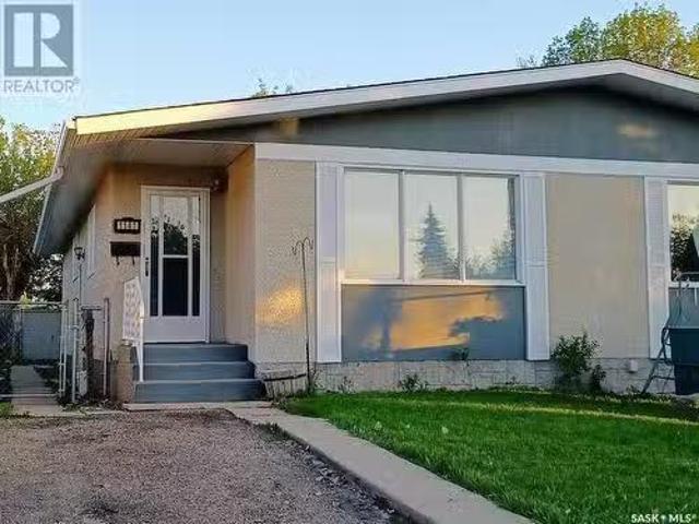 1141 Hastings Street, Moose Jaw, SK, S6H 5S1 house for sale.