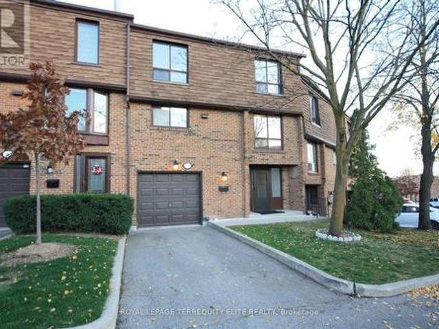 114 3 Cliff Road N, Mississauga, ON, L5A 3M7 townhouse for lease | Listing ID W13520 | Royal LePage