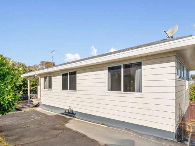 1/14 Chislehurst Street, Henderson, Waitakere City