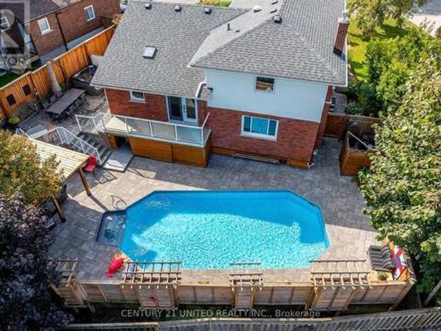114 Oakwood Crescent, Peterborough Monaghan Ward 2, ON, K9J 1N3 house for sale | Listing ID X13556 | Royal LePage