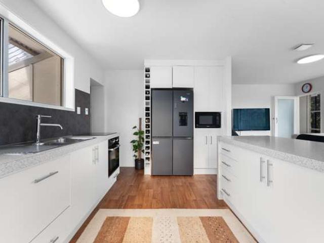 1/14 Valley View Road, Glenfield, North Shore City