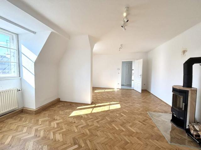 1150! Schöne 2 Zimmer DG Wohnung nahe U3/Schweglergasse!