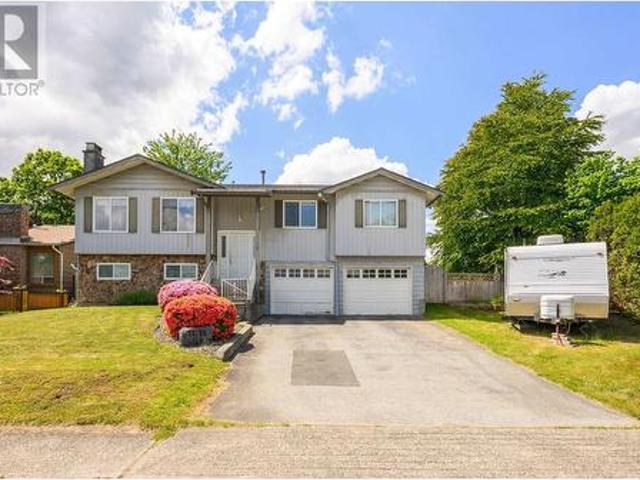 11515 Street, Pitt Meadows, BC, V3Y 1N9 house for sale | Listing ID R3008 | Royal LePage