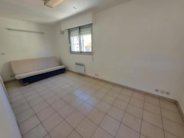 115 000 EUR OPPORTUNITÉ RARE À NICE QUARTIER LIBÉRATION