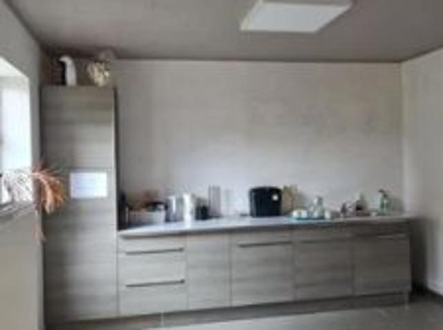 115.000€+frais Agence appartement ou bureaux avec garage