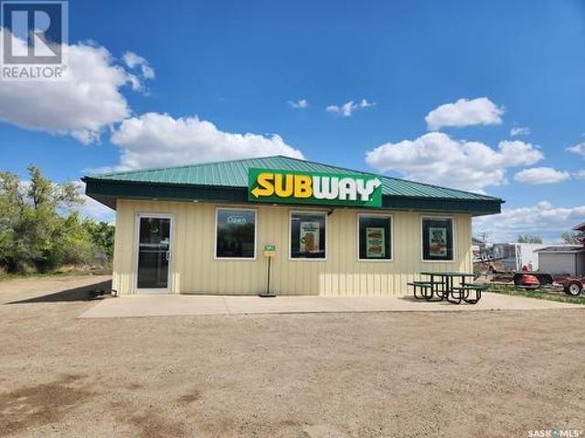115 21 Highway N, Leader, SK, S0N 1H0 commercial for sale | Listing ID SK010095 | Royal LePage