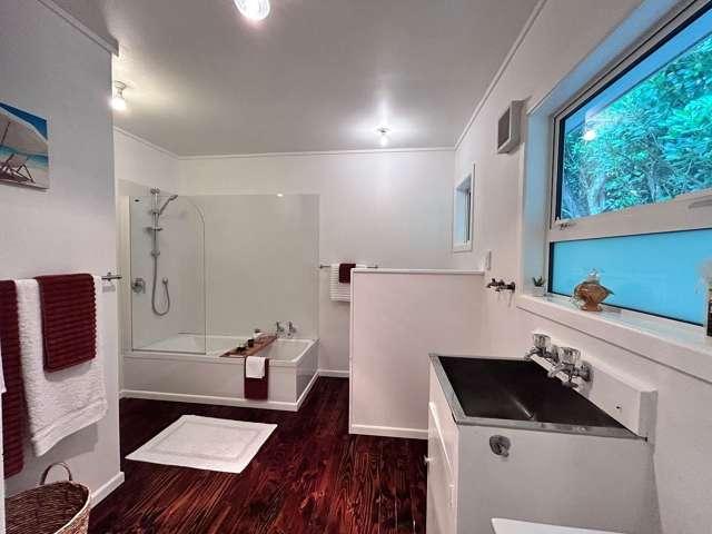 1/15 Bloomsbury Grove, Newlands, Wellington City